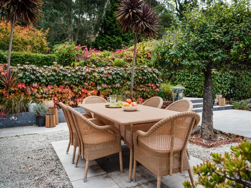 Safi Dining Table Mia chairs